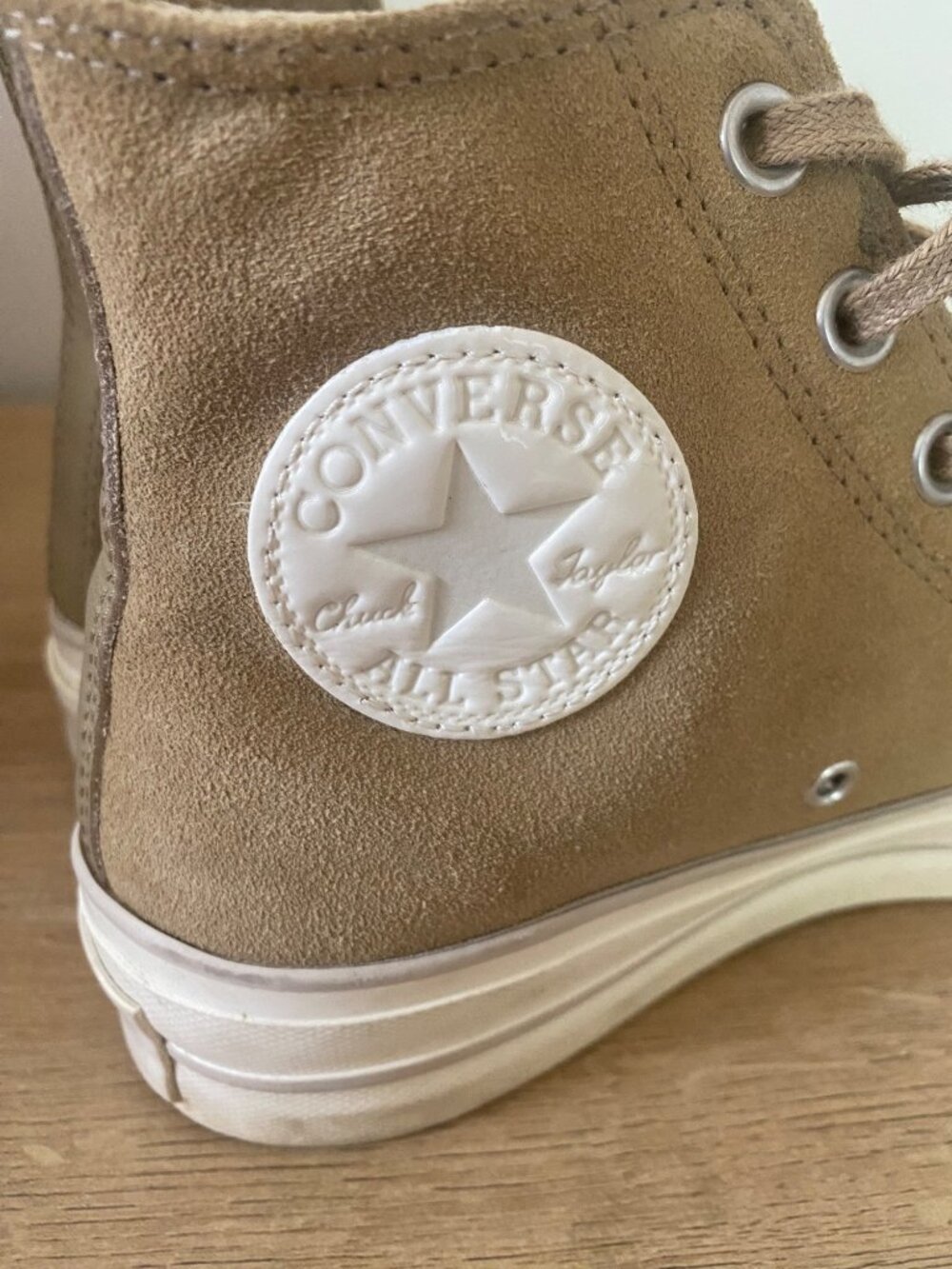 Converse Chuck Taylor All Star Womens Tan Suede High-Top Sneakers Size 7 - Picture 4 of 8